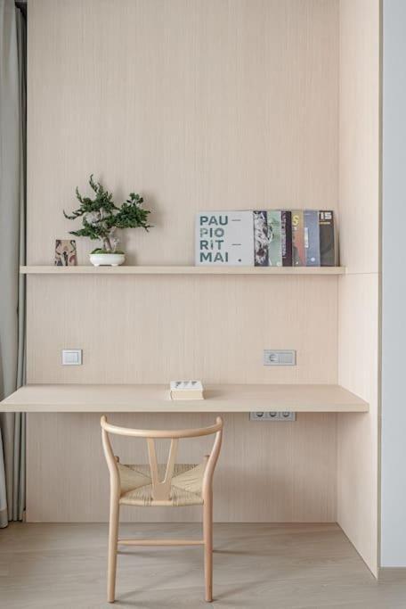 Cozy Japanese Oasis With Balcony, Gramophone, Netflix