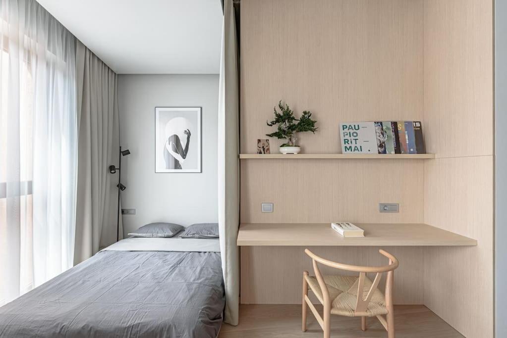 Cozy Japanese Oasis With Balcony, Gramophone, Netflix * Vilnius